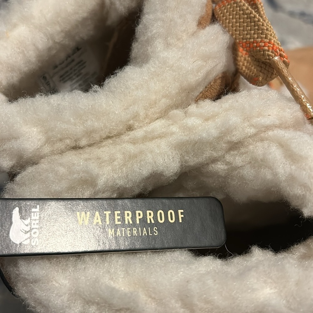 Sorel Evie II Cozy bootie, tan brown, off white Sherpa, Wedge, women’s 9. - Picture 6 of 10